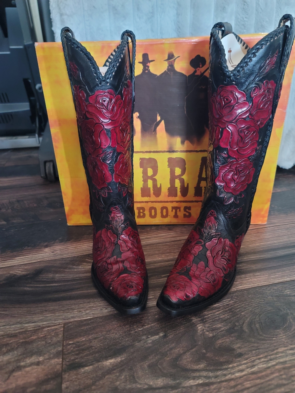 Western Floral Embossed Red & Black Heeled Cowboy Boots